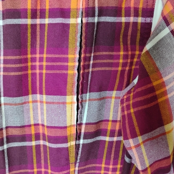 Duluth Trading Women’s Plaid Vented Flannel Shirt Outdoor Casual Hiking Size M - Picture 7 of 9